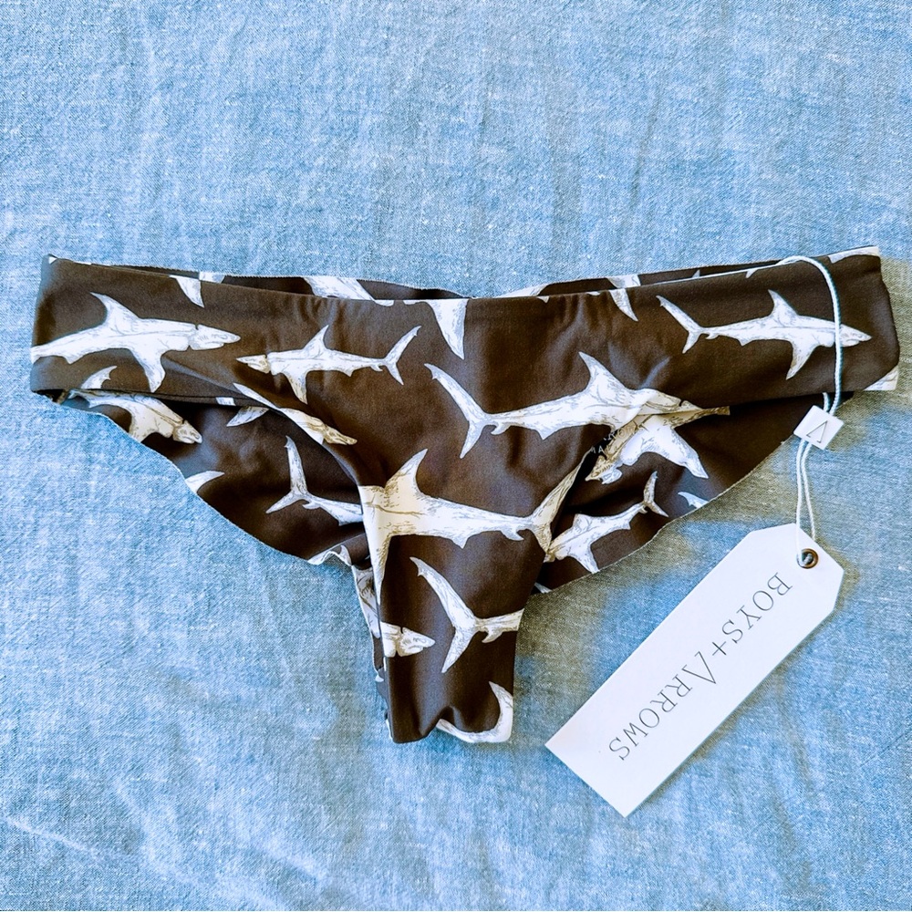 RARE♥️NWT BOYS + ARROWS HOOD FISH KIKI BIKINI BOTTOM sz XS SHARK RUCHED CHEEKY